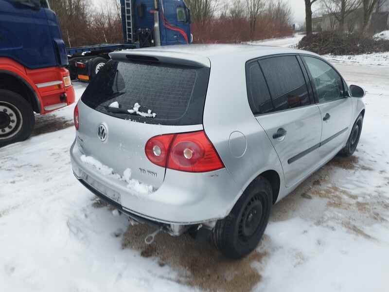 Volkswagen Golf 2006 m dalys