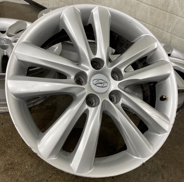 Light alloy R18 rims