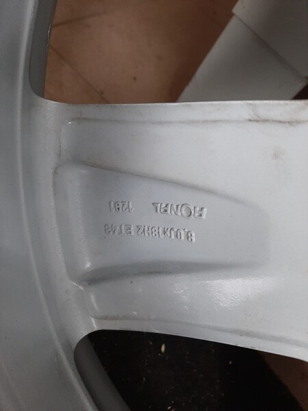 Photo 7 - Light alloy R18 rims