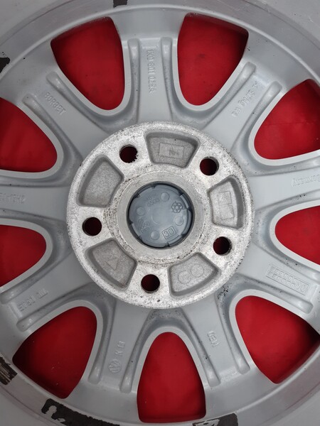 Photo 3 - Light alloy R15 rims