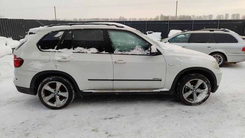 Photo 4 - Bmw X5 2011 y parts