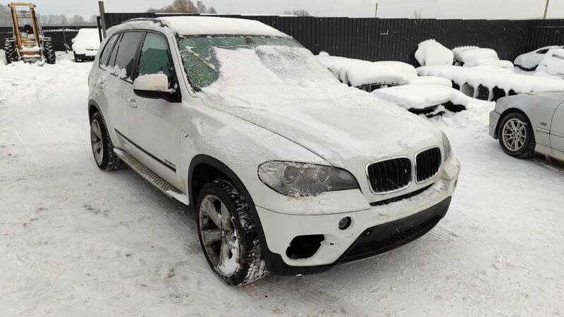 Photo 6 - Bmw X5 2011 y parts