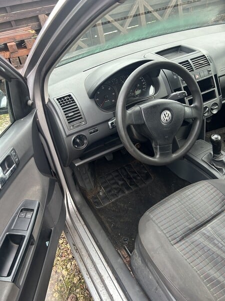 Photo 5 - Volkswagen Polo 2007 y parts