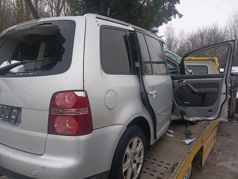 Photo 2 - Volkswagen Touran 2008 y parts