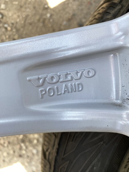 Photo 9 - Volvo R18 light alloy rims