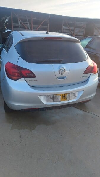 Photo 4 - Opel Astra 2011 y parts