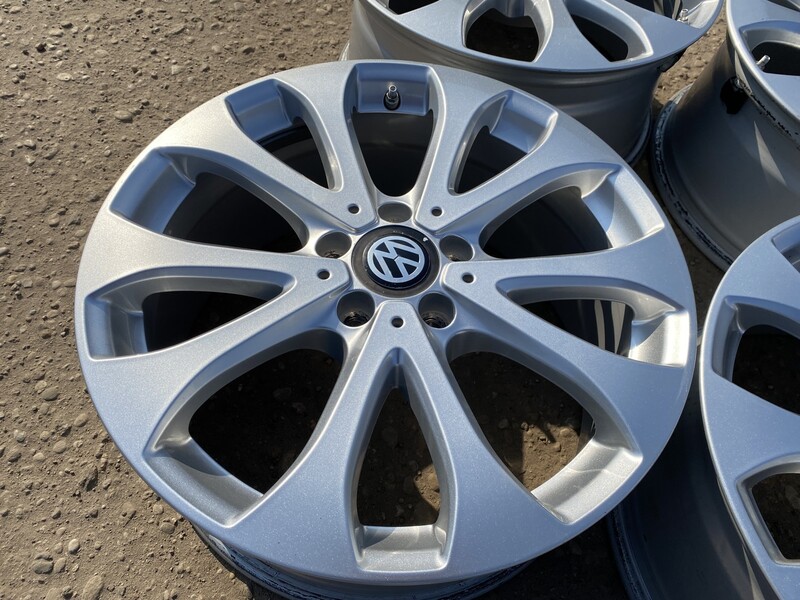 Nuotrauka 2 - Volkswagen Tiguan R18 lengvojo lydinio ratlankiai
