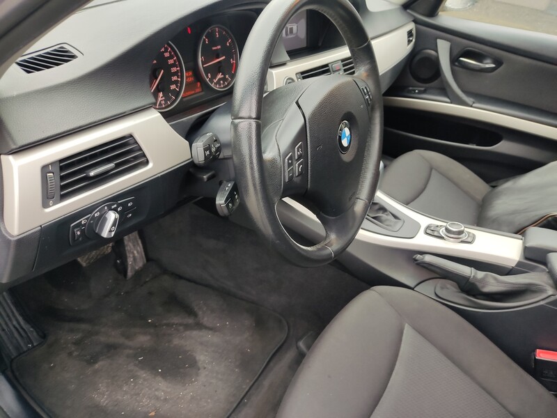Photo 10 - Bmw 318 d Touring 2012 y