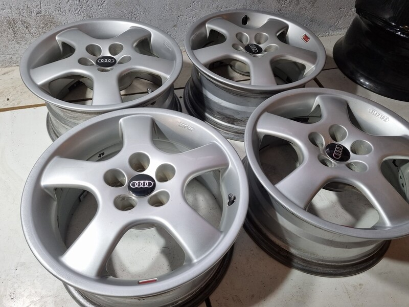 Audi R16 A4 light alloy R16 rims