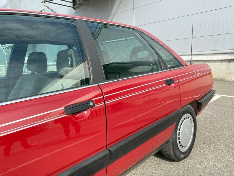 Photo 9 - Audi 100 1988 y Sedan