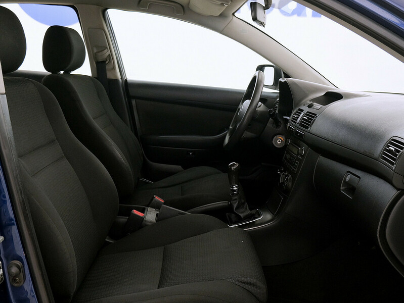 Фотография 6 - Toyota Avensis 2005 г Седан