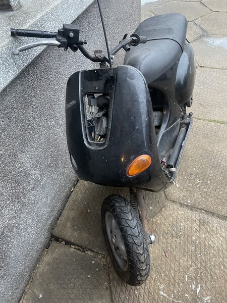 Photo 3 - Scooter / moped Piaggio Vespa 2000 y parts