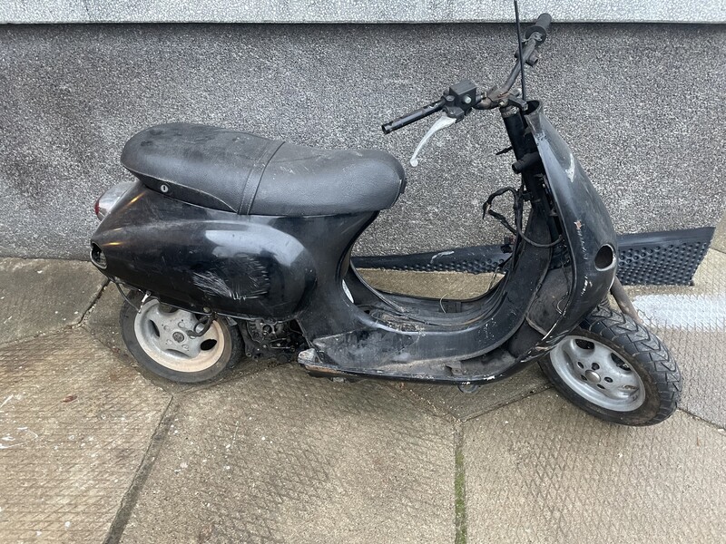 Photo 20 - Scooter / moped Piaggio Vespa 2000 y parts