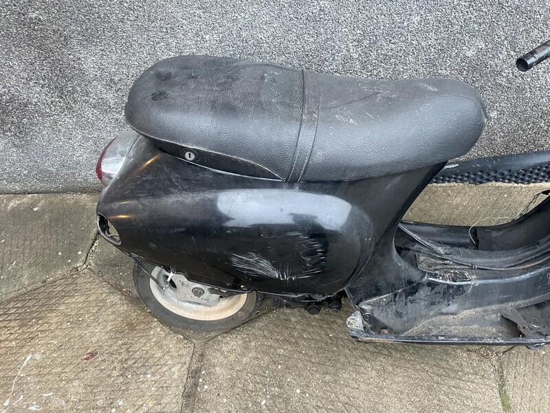 Photo 21 - Scooter / moped Piaggio Vespa 2000 y parts