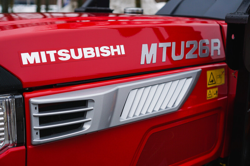 Photo 11 - Mitsubishi MTU-26RF 2024 y Tractor