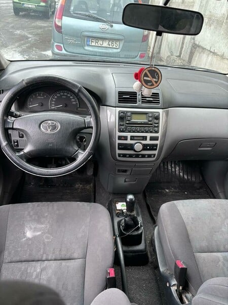 Nuotrauka 5 - Toyota Avensis Verso 2002 m dalys