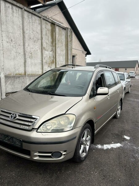 Nuotrauka 2 - Toyota Avensis Verso 2002 m dalys