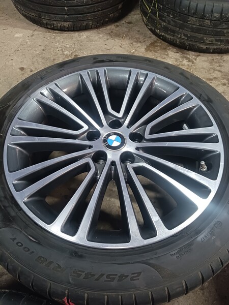 Photo 4 - BMW 530 light alloy R18 rims