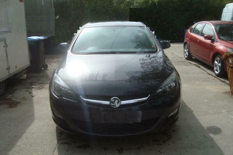 Opel Astra 2013 г запчясти