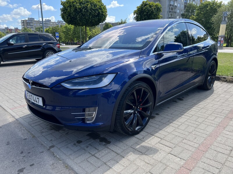 Tesla Model X 2017 y SUV