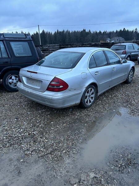 Photo 2 - Mercedes-Benz E 220 2003 y parts