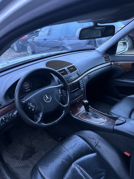 Photo 3 - Mercedes-Benz E 220 2003 y parts