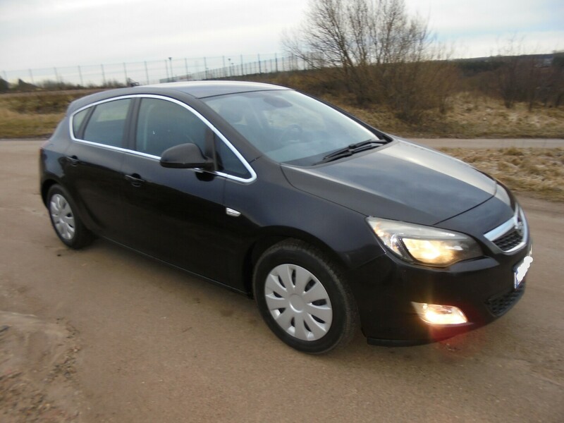 Фотография 17 - Opel Astra 2010 г Хэтчбек