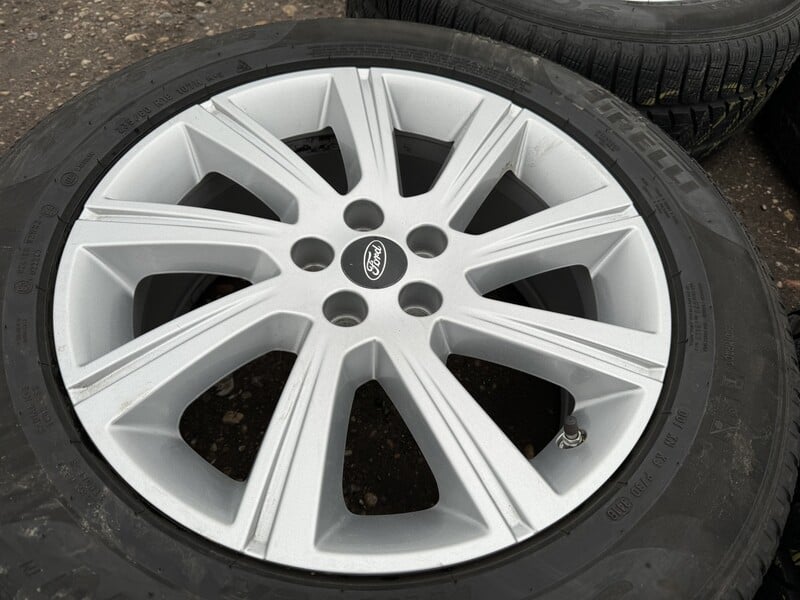 Photo 2 - Ford R18 light alloy rims