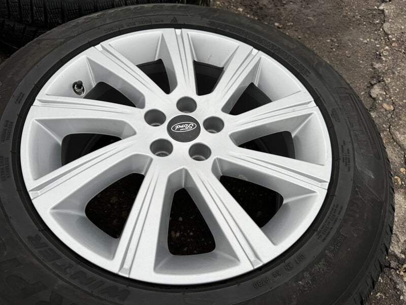 Photo 3 - Ford R18 light alloy rims