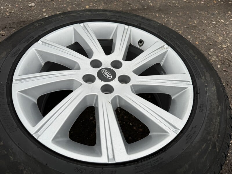 Photo 4 - Ford R18 light alloy rims