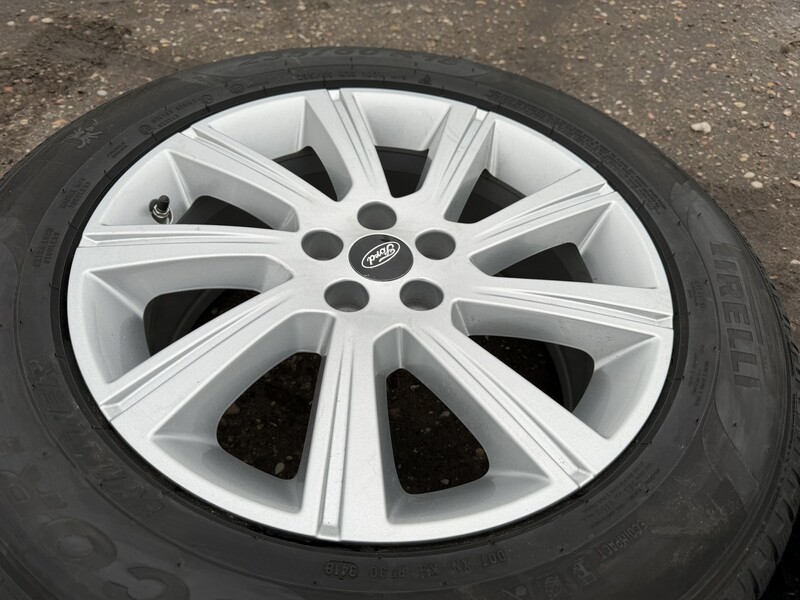 Photo 5 - Ford R18 light alloy rims