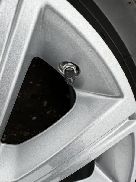 Photo 6 - Ford R18 light alloy rims