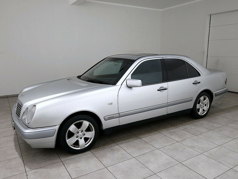 Photo 2 - Mercedes-Benz E 220 CDI 1996 y