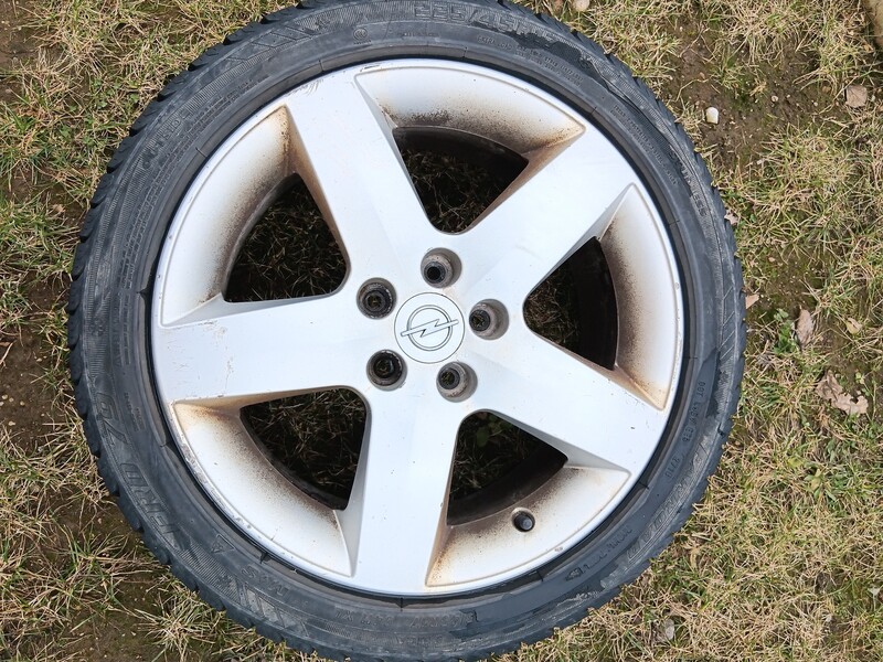 Photo 3 - Opel Astra light alloy R17 rims