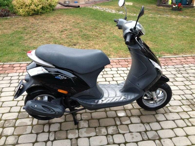 Photo 2 - Scooter / moped Piaggio ZIP 2010 y parts