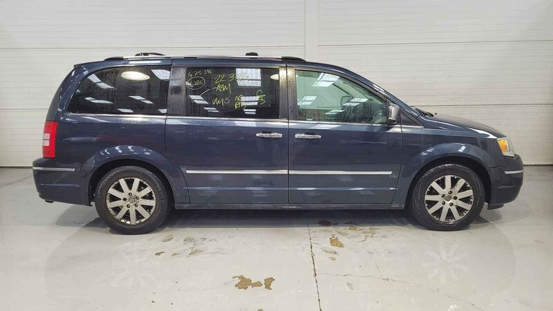 Photo 2 - Chrysler Grand Voyager 2008 y parts