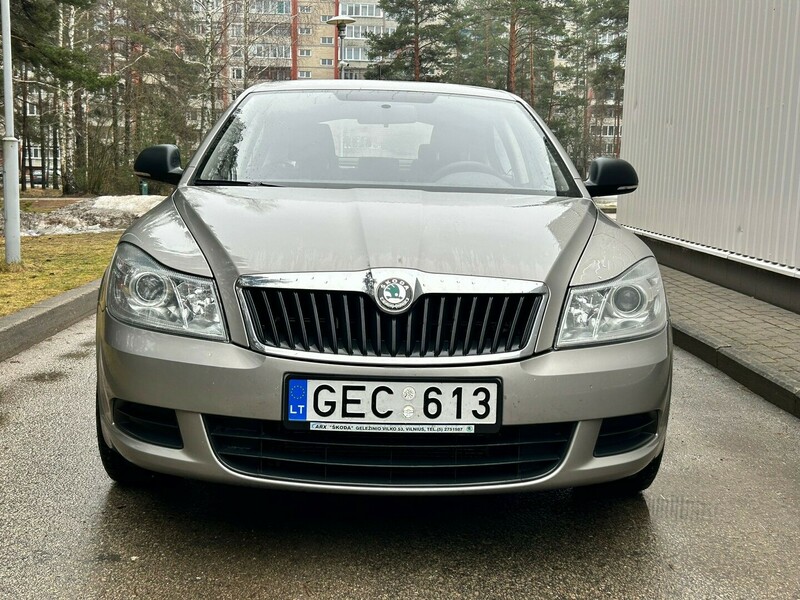 Skoda Octavia 2012 y Sedan