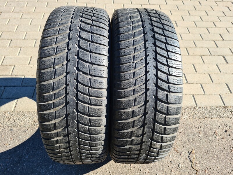 Photo 1 - Kumho I'ZEN KW23 R17 universal tyres passanger car