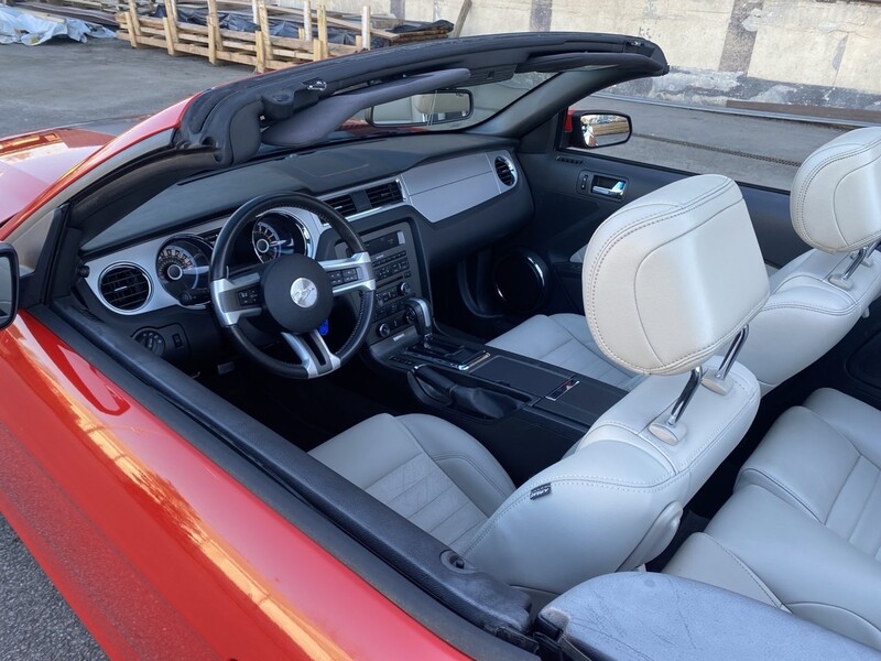 Фотография 6 - Ford Mustang V6 Premium aut 2013 г
