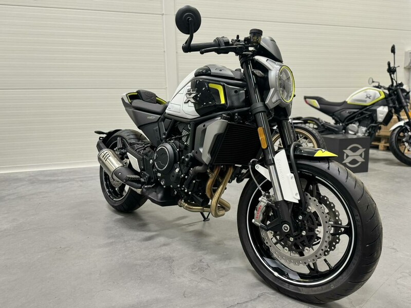 Nuotrauka 2 - CFMOTO 700CL-X Sport 2024 m Klasikinis / Streetbike motociklas
