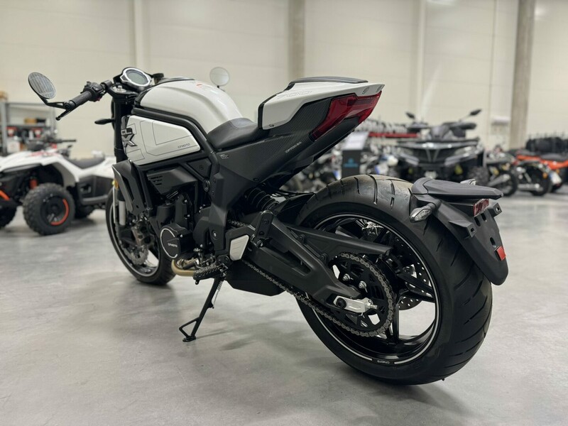 Nuotrauka 4 - CFMOTO 700CL-X Sport 2024 m Klasikinis / Streetbike motociklas