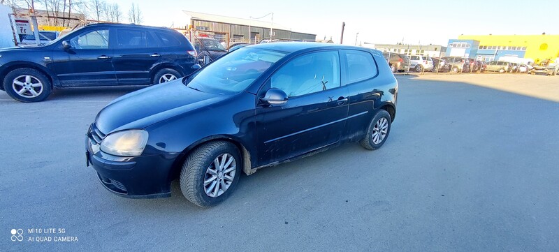 Volkswagen Golf 2005 г запчясти