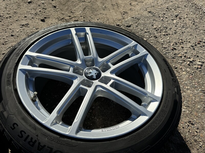 Photo 4 - Peugeot Siunciam, 8J ET42 light alloy R18 rims