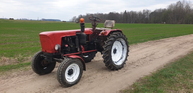 T25 1980 m Traktorius