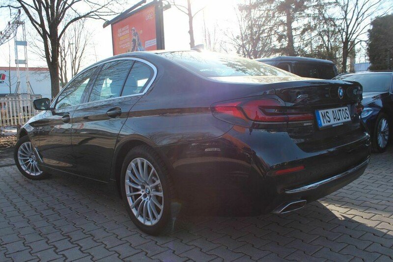 Photo 9 - Bmw 530 Luxary 2023 y