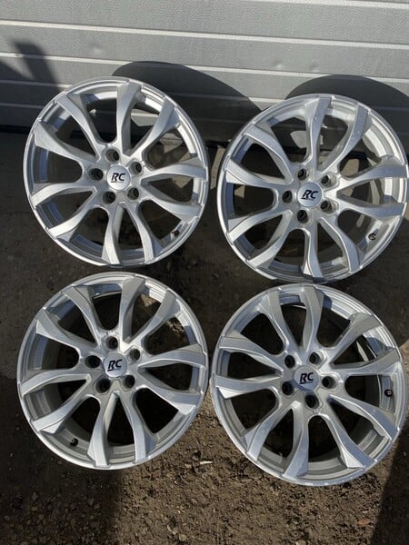 Photo 2 - Light alloy R17 rims