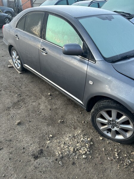Photo 1 - Toyota Avensis 2006 y parts
