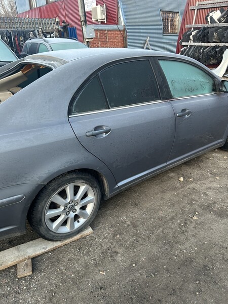 Photo 2 - Toyota Avensis 2006 y parts