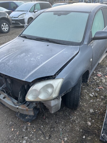 Photo 4 - Toyota Avensis 2006 y parts