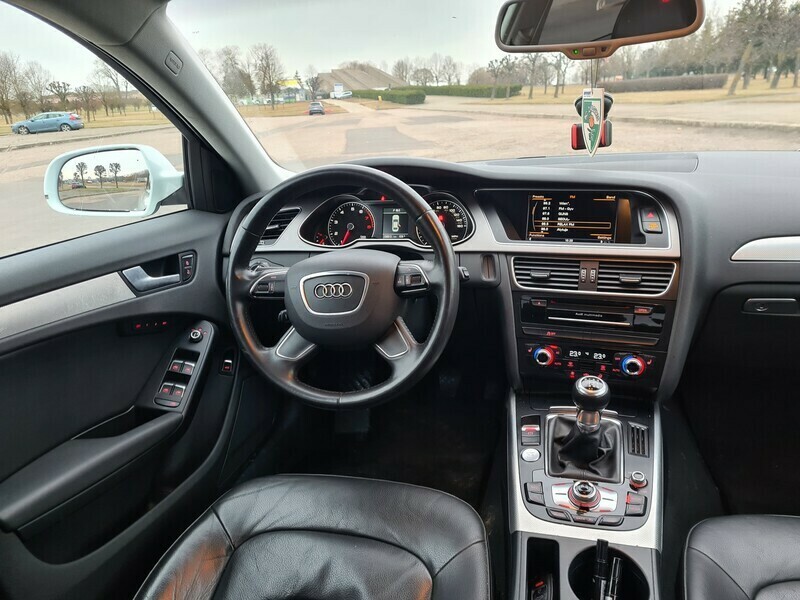 Фотография 13 - Audi A4 2013 г Седан